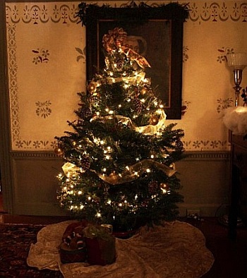 Holiday Tree in the Stetson House Dining Room